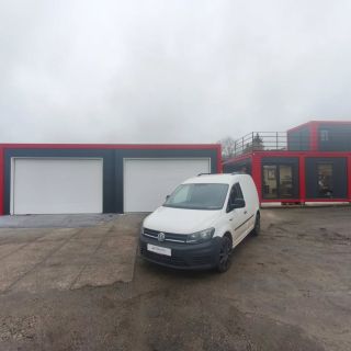Třetí auto v pořadí na nové dílně v Ústí nad Labem. Pracovní vozidlo VW Caddy III, do kterého se instalovala nová...